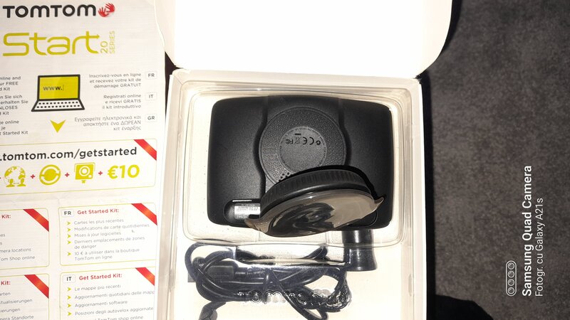Vand trei GPS-uri (garmin, tomtom, smailo hd)