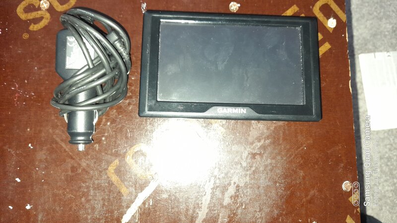 Vand trei GPS-uri (garmin, tomtom, smailo hd)